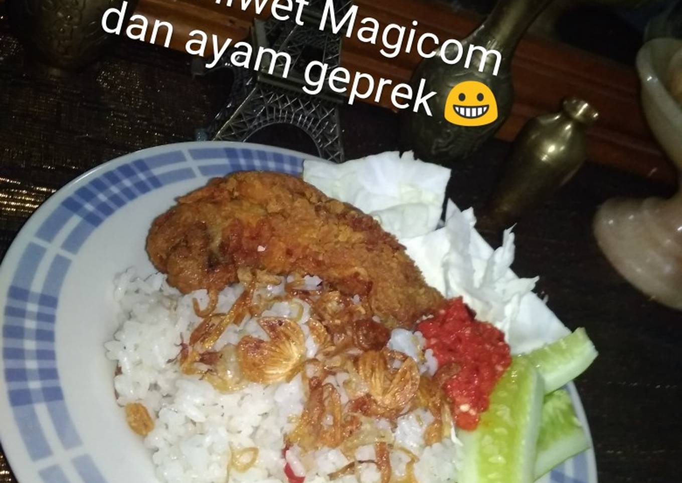 Nasi liwet Magicom dan ayam geprek