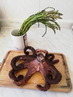 Una foto de Paella de Pulpo con espárragos trigueros