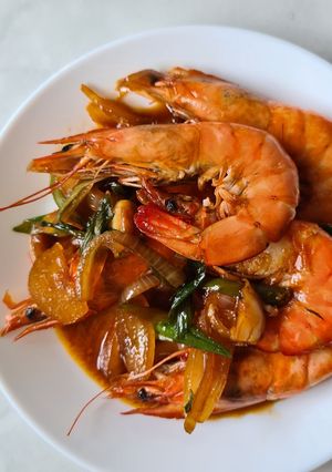 A picture of Stir Fry Prawn w/ Worcestershire sauce.