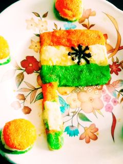 ત્રિરંગી રોલ (Trirangi Roll Recipe In Gujarati) રેસીપી મુખ્ય ફોટો