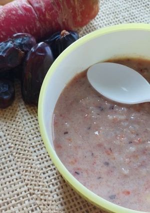 A picture of Carrot and Fruit Kheer.