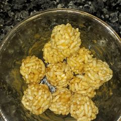 A picture of Murmura laddu.