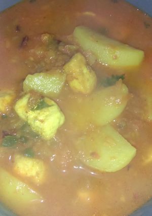 A picture of Potato paneer Sabzi.