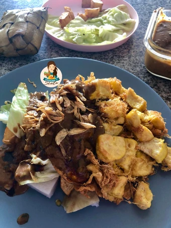 Cara Gampang Membuat Resep Lontong Tahu Telur yang Enak Banget Anti Ribet, Uenak Banget