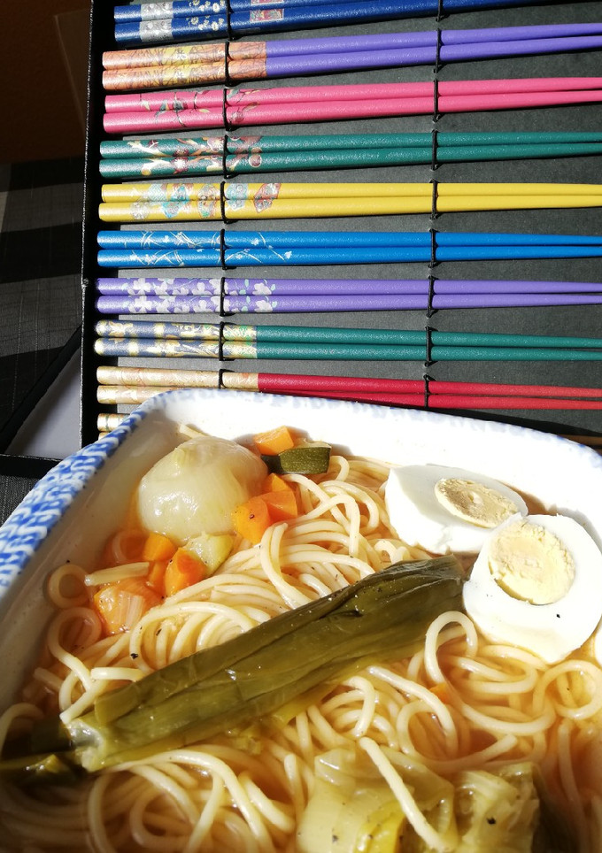 Una foto de Ramen de verduras🍜