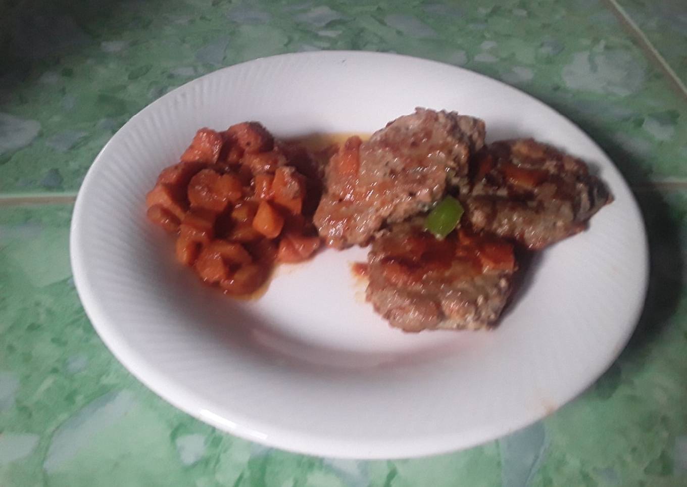 Albóndigas de picadillo mixto con zanahorias