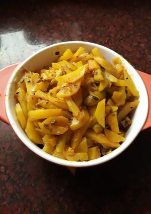A picture of Potato parwal onion stir fry.