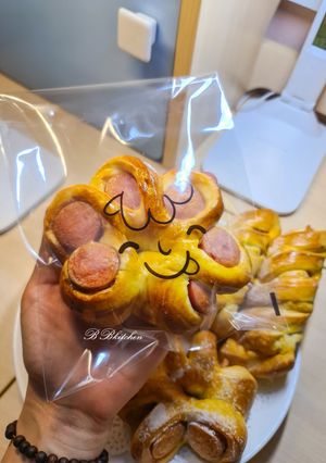 Hình của món Bánh mì xúc xích 🌭.