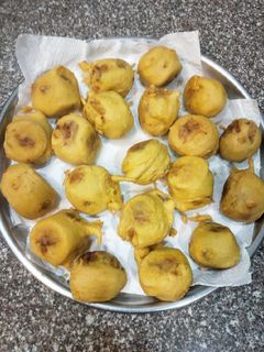બટાકા વડા (Bataka Vada Recipe In Gujarati) રેસીપી મુખ્ય ફોટો