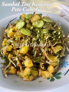 Foto resep Sambal teri kentang pete cabe ijo
