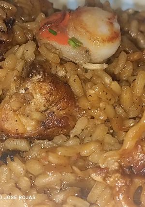 Una foto de Arroz con conejo y vierias