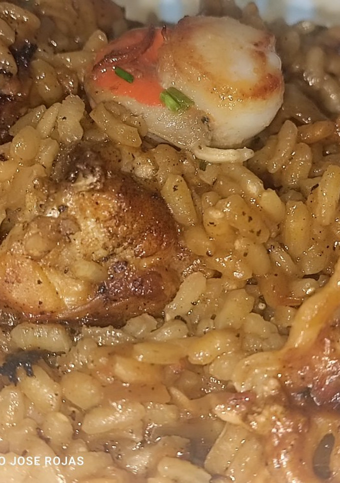 Una foto de Arroz con conejo y vierias