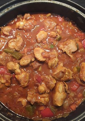 Una foto de Pavo guisado con tomate y soja