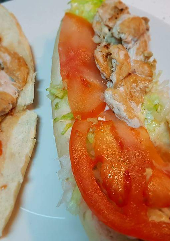 Una foto de Bocadillo de pollo frito