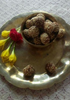 আনন্দ নাড়ু (Ananda naru recipe in Bengali) রেসিপির প্রধান ছবি