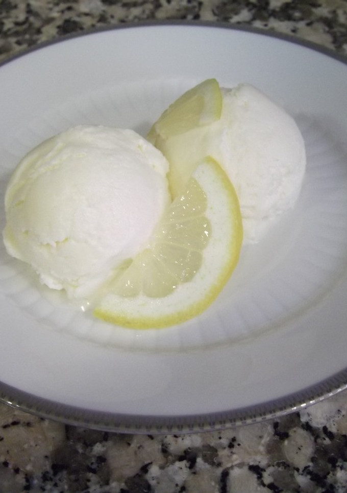 Una foto de Helado de limón