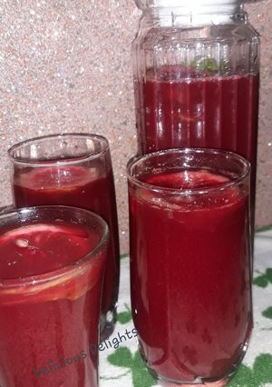A picture of Carrot and beetroot juice.