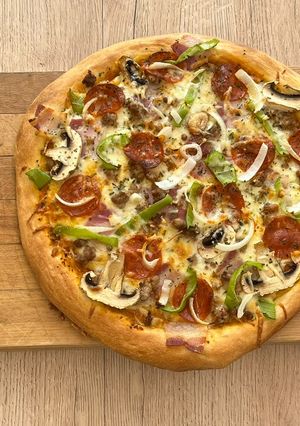 Una foto de Pizza con masa pan