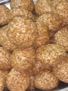 તલ લાડુ (Til Ladoo Recipe In Gujarati) રેસીપી મુખ્ય ફોટો