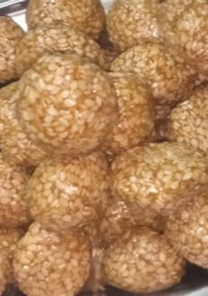 તલ લાડુ (Til Ladoo Recipe In Gujarati) રેસીપી મુખ્ય ફોટો