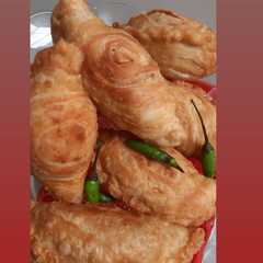 Karipap pusing a.k.a chicken curry puff রেসিপির প্রধান ছবি