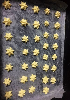 A picture of Butter biscuits.