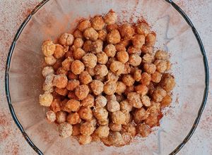 Una foto de Snack de garbanzos crocantes a la paprika
