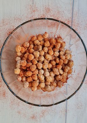 Una foto de Snack de garbanzos crocantes a la paprika