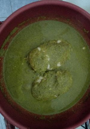 Una foto de Pollo en mole verde
