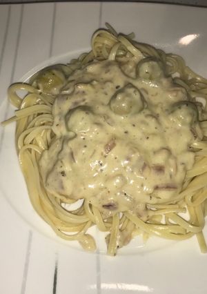 Una foto de Salsa de champiñones, atún y aceitunas para pastas