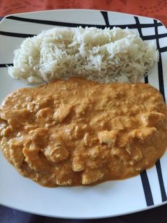 Una foto de Pollo al curry con arroz en Monsieur Cuisine Connect