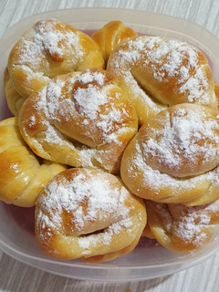 Una foto de Medialunas de manteca 🥐🧈