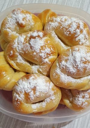 Una foto de Medialunas de manteca 🥐🧈