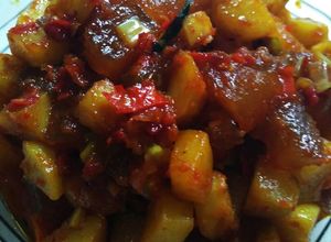 Foto resep Balado kentang krecek sapi hot😜
