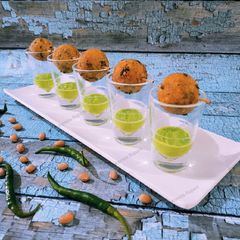 A picture of Sabudana Vada Pops.