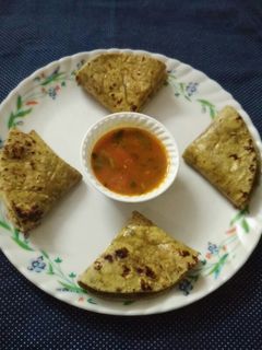 साबुत मूंग दाल चपाती (Sabut moong dal chapati recipe in Hindi) रेसिपी मुख्य फोटो