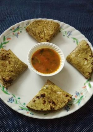 साबुत मूंग दाल चपाती (Sabut moong dal chapati recipe in Hindi) रेसिपी मुख्य फोटो