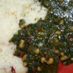 A picture of Miyan ewedu da biskin shikafa.