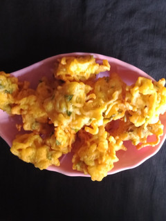 મેગી પકોડા(maggi pakoda recipe in Gujarati ( રેસીપી મુખ્ય ફોટો