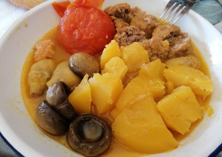 Albóndigas guisadas con patatas