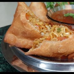 મેગી સમોસા A picture of મેગી સમોસા.