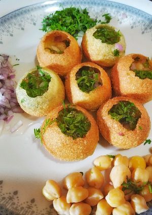 A picture of Paani puri.