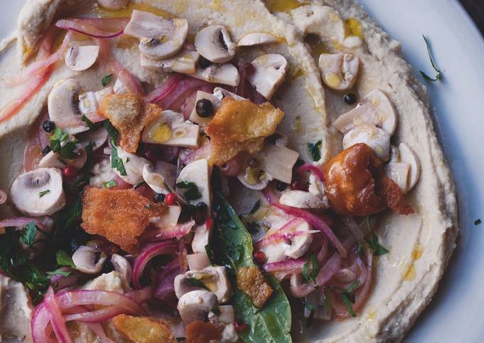 Cannellini bean purée with pickled mushrooms and pitta croutons