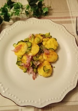 A picture of Semolina Gnocchi with Zucchini and Ham.