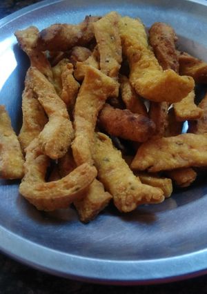 नमक पारे (Namak pare recipe in hindi) रेसिपी मुख्य फोटो
