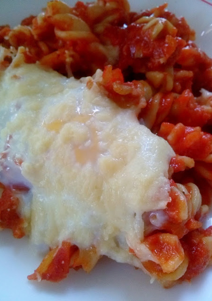 Una foto de Espirales con huevos gratinados