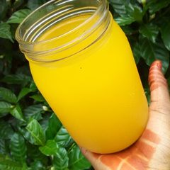 A picture of Ginger and pineapple juice.