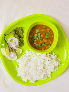राजमा चावल (Rajma Chawal recipe in Hindi) रेसिपी मुख्य फोटो