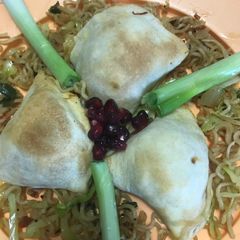 Chinese Samosa by Sharayu A picture of Chinese Samosa by Sharayu.