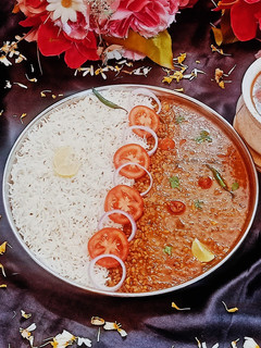 मोठ की मसालेदार दाल रेसिपी मुख्य फोटो